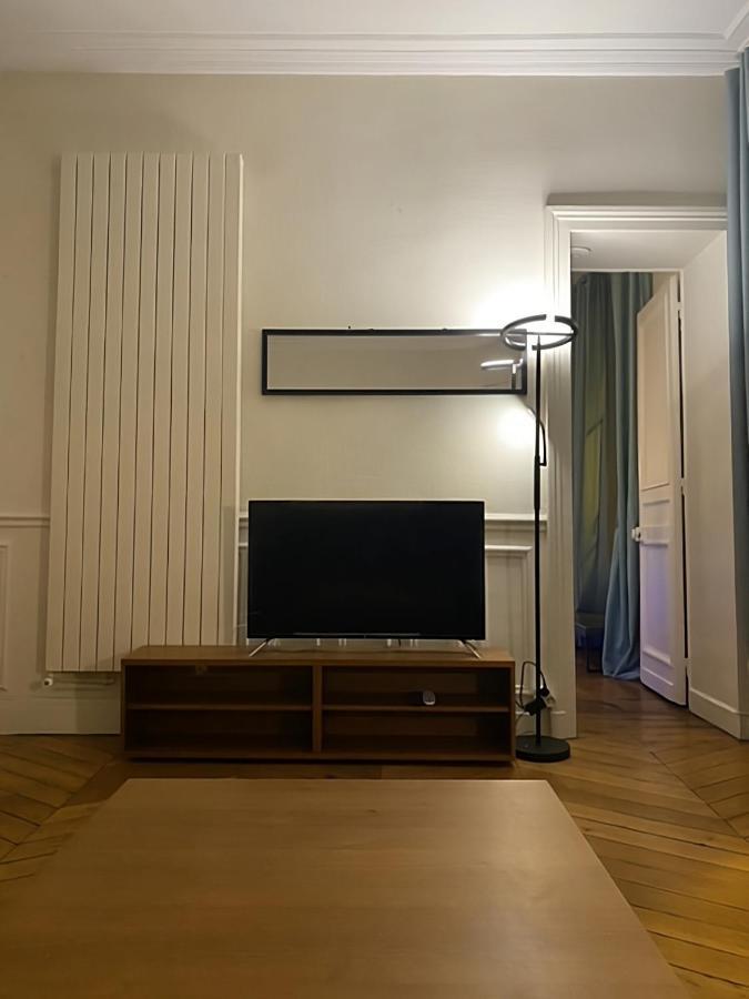 Spacious Apartment Next To Place Vendome Париж Экстерьер фото